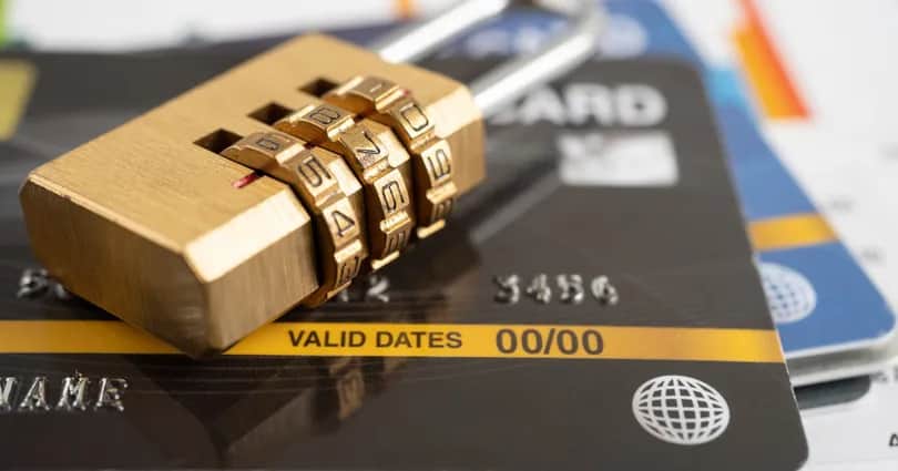 Kiedy komornik odblokuje konto? Ile trwa odblokowanie konta przez komornika?