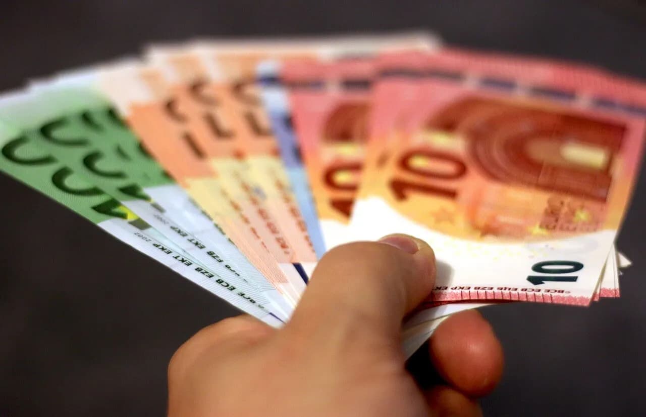 Jak bezpiecznie zrezygnować z planu inwestycyjnego AXA ze składką regularną