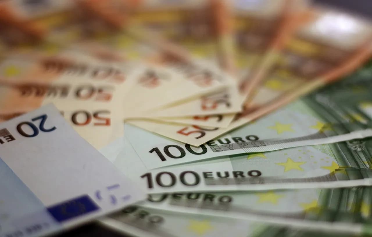 Jak zwiększona adopcja kryptowaluty może wpłynąć na wartość niektórych walut fiducjarnych