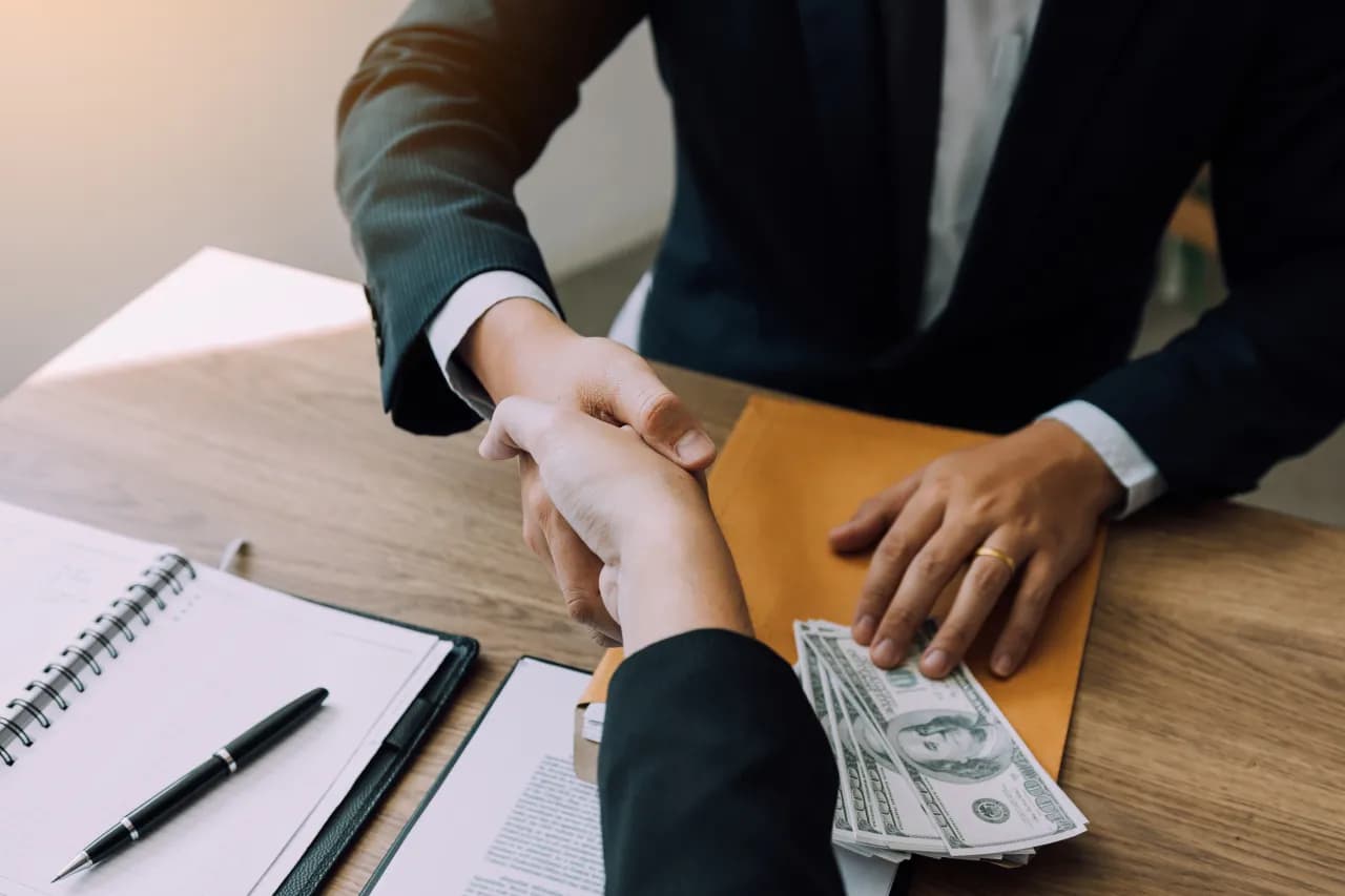 Porównanie pożyczek pozabankowych — jak wybrać najlepszą ofertę?