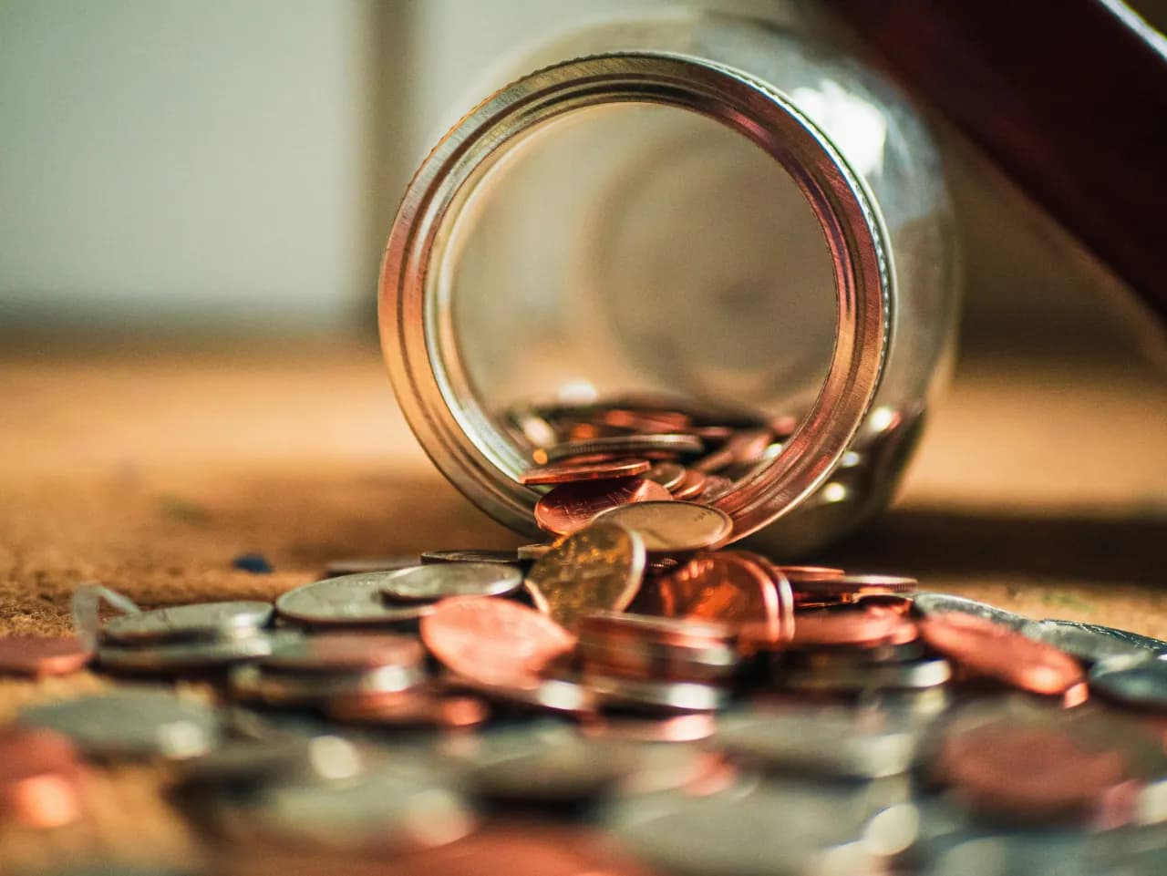 Dlaczego warto oszczędzać? Tajemnice finansowej stabilności